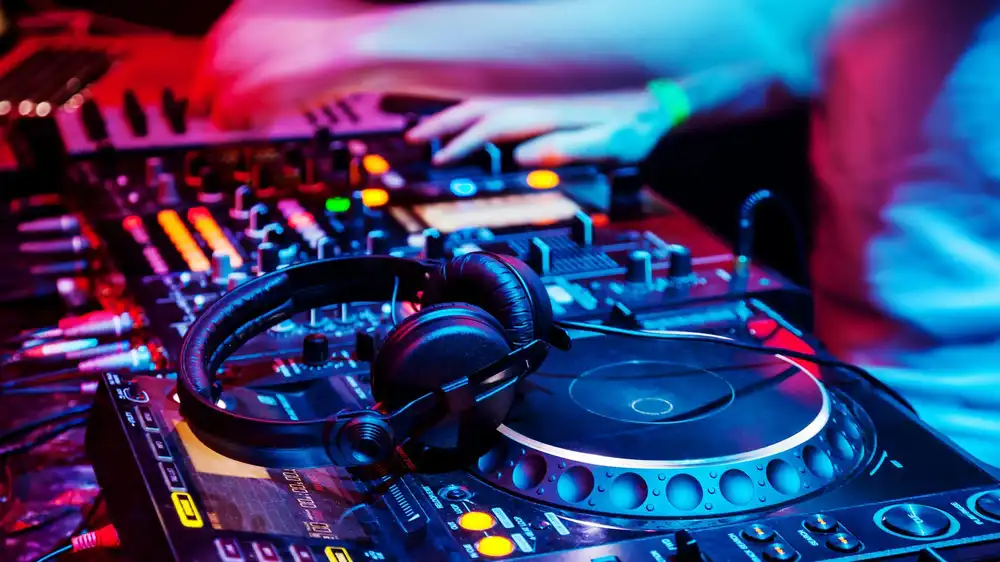 2 Of The Best Royalty Free Electronic DJ Beats for Youtube-Dj Patsan